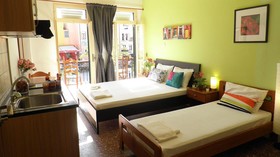 Nikolas Rooms