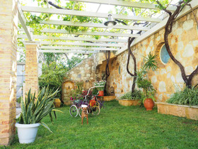 Niko's Art villa