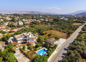 Niko's Art villa
