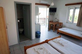 Niriis Hotel