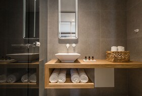 Noemie Luxury Suites