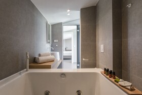 Noemie Luxury Suites