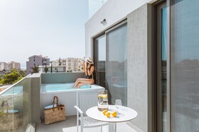 Noemie Luxury Suites