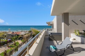Ostrakon Suites