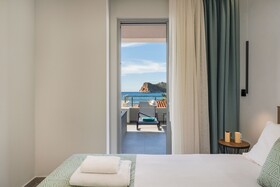 Ostrakon Suites