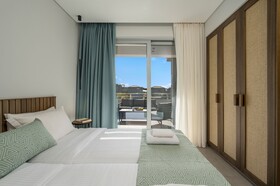 Ostrakon Suites