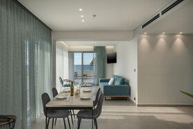 Ostrakon Suites