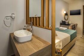 Plaza 1866 Superior City Rooms Chania