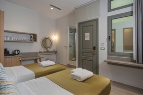 Plaza 1866 Superior City Rooms Chania