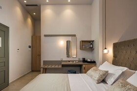 Plaza 1866 Superior City Rooms Chania