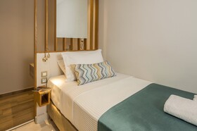 Plaza 1866 Superior City Rooms Chania