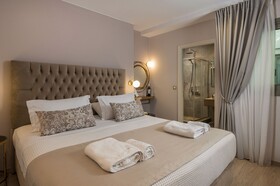 Plaza 1866 Superior City Rooms Chania