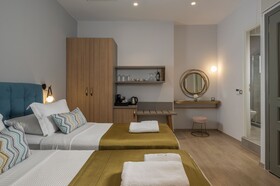 Plaza 1866 Superior City Rooms Chania