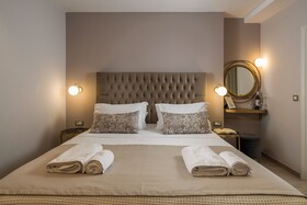 Plaza 1866 Superior City Rooms Chania