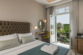 Plaza 1866 Superior City Rooms Chania