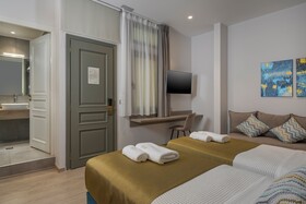Plaza 1866 Superior City Rooms Chania