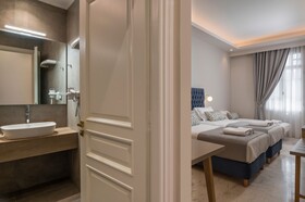 Plaza 1866 Superior City Rooms Chania