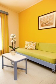 Raisakis Apartments