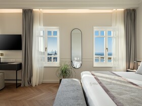Riviera Suites