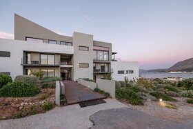 Seametry Luxury Living Apartments