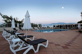 Saradari Beach Hotel