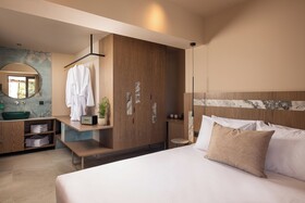 Cosmeen Lifestyle Boutique Stay