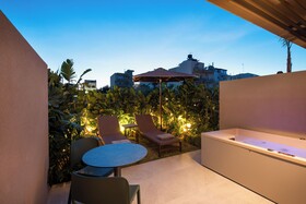 Cosmeen Lifestyle Boutique Stay