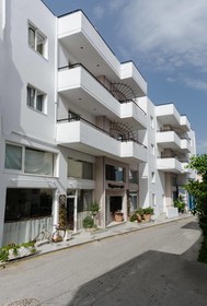 Happiness Apartments