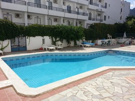 Iro Hotel - Adults Friendly