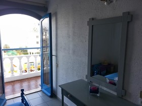 Iro Hotel - Adults Friendly