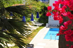 Pollis Hotel
