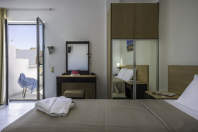 Sergios Hotel - Adults Friendly