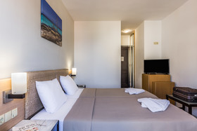 Sergios Hotel - Adults Friendly