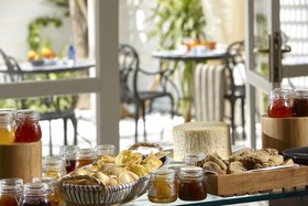 Vasia Boulevard Hotel