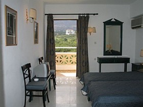 Enorme Epavli Boutique