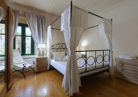 Castello Villa Daphnes