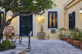 Castello Villa Daphnes