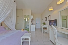 Adrakos Apartments