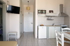 Adrakos Apartments