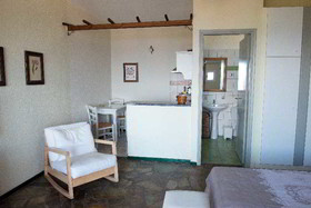 Adrakos Apartments