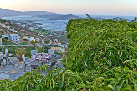 Adrakos Apartments