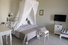 Adrakos Apartments