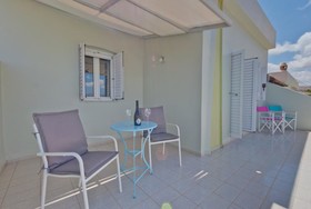 Adrakos Apartments
