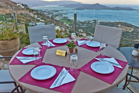 Adrakos Apartments