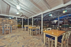 Adrakos Apartments