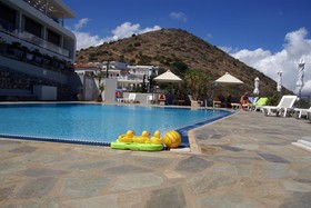 Adrakos Apartments