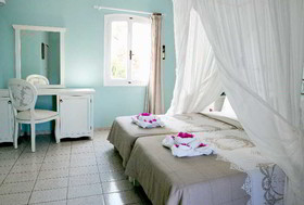 Adrakos Apartments