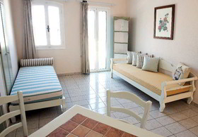 Adrakos Apartments
