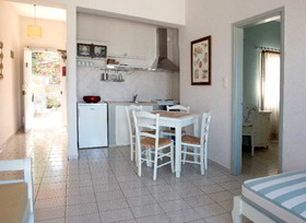Adrakos Apartments
