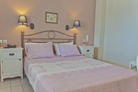 Adrakos Apartments